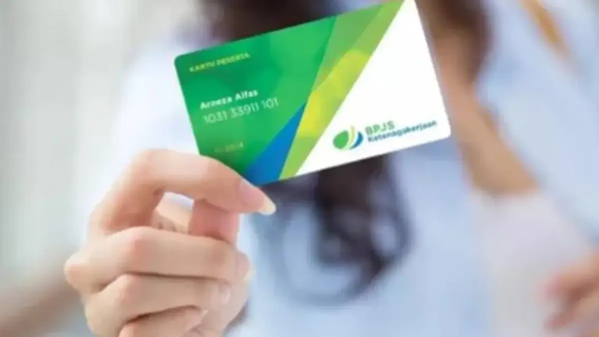 Infografis penerima BSU BPJS Ketenagakerjaan 2025 dan pengumuman resmi pembatalan tahap dua