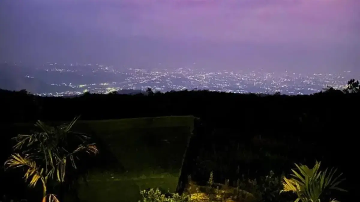 10 Rekomendasi Tempat Liburan Tahun Baru yang Seru di Kuningan Pemandangan Bukit 1000 Bintang Kuningan