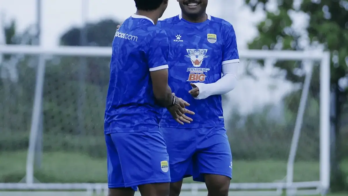 Persib Bandung latihan tanpa Bojan Hodak