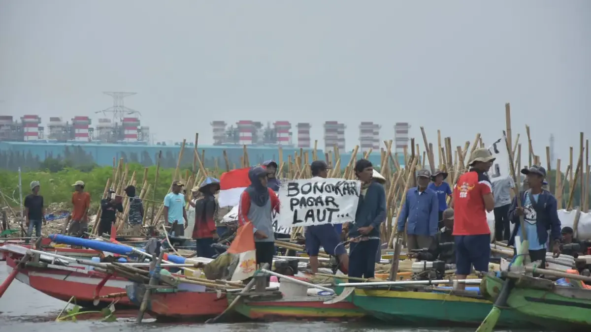 TETAP DITOLAK WARGA, Kasus Pagar Laut di Bekasi Belum Surut, Proyek Masih Terpaut Izin Pagar laut