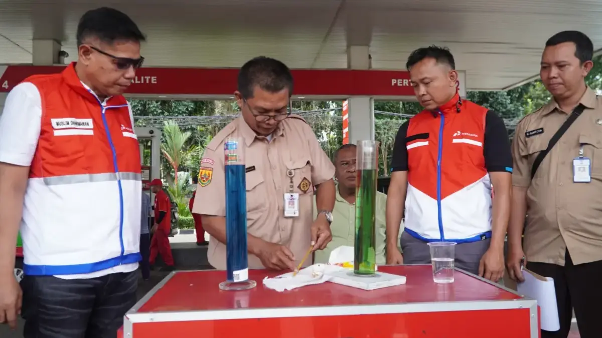 Pertamina-UPTD Metrologi Legal Kota Bogor Pastikan BBM Sesuai Spesifikasi dan Tidak Terkontaminasi Air Pastikan BBM Sesuai Spesifikasi dan Tidak Terkontaminasi Air.