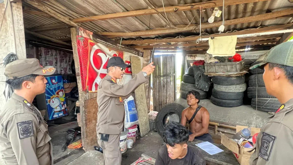 Surat Peringatan III (SP3) kepada sejumlah pemilik bangunan liar