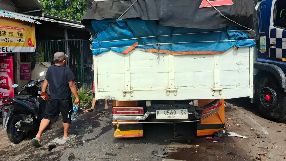 FAKTA Penyebab Tabrakan Horor di Lampu Merah Cikampek, Truk Kapasitas 11.5 Ton Dipaksa Muat 25 Ton Truk lebih muatan