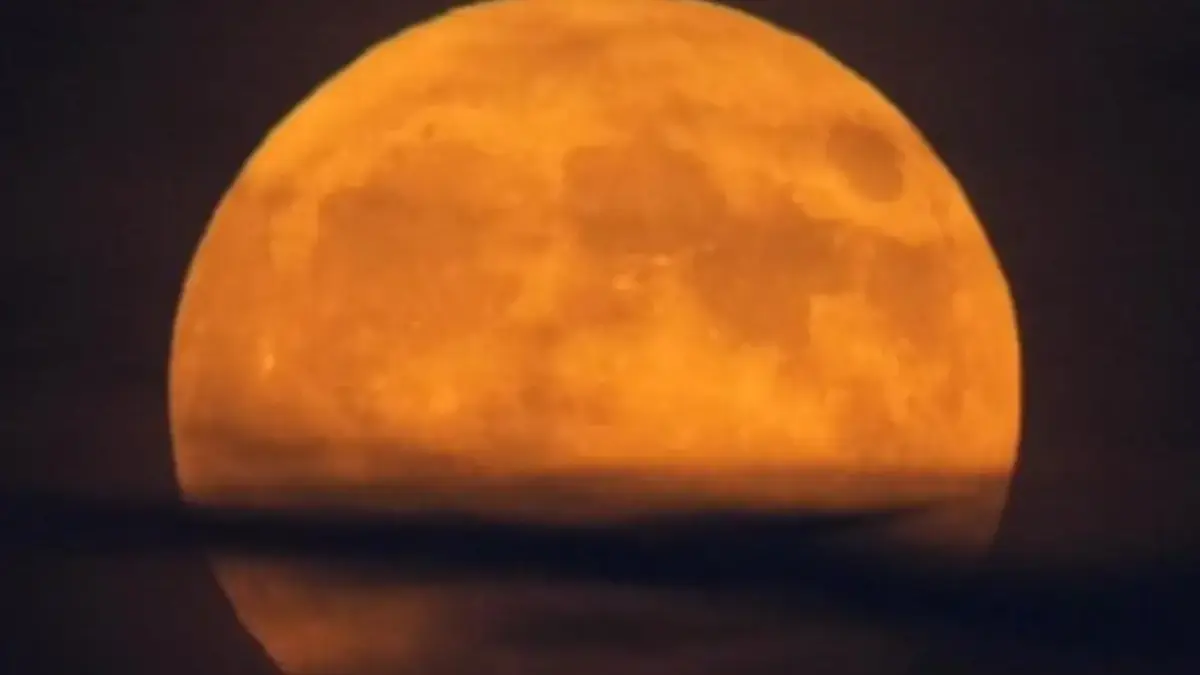 Supermoon November 2025