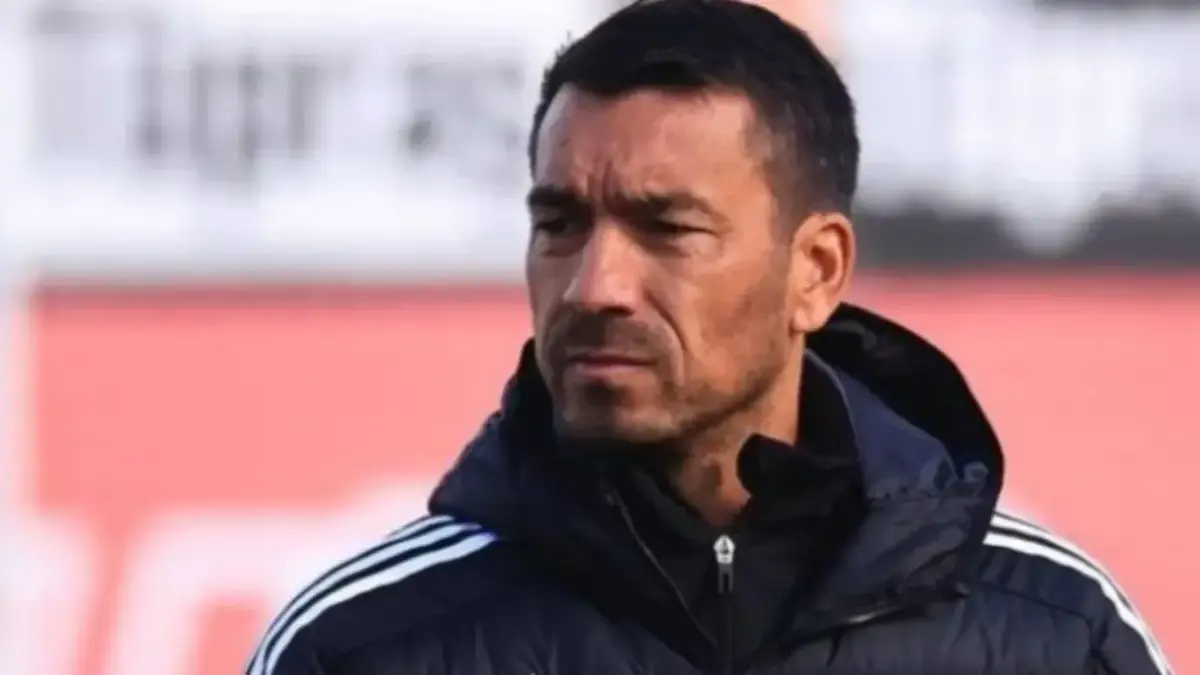 Profil Giovanni van Bronckhorst : Pelatih Keturunan Indonesia yang Kini Memimpin Besiktas mantan pelatih beanda