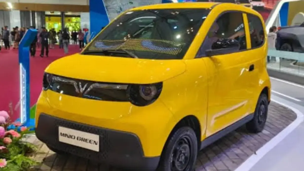 Mobil listrik VinFast Minio Green dipamerkan di GJAW 2025