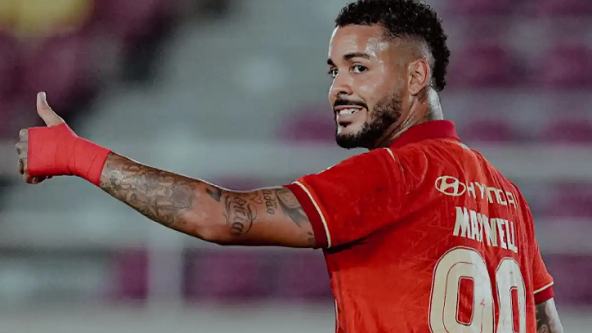 Hasil Super League: Maxwell Hat-trick! Persija Libas PSBS 3-1 di Stadion Manahan Emaxwell Souza