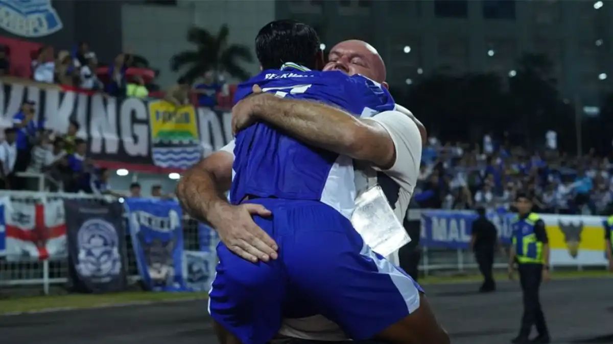 Bojan Hodak Puji Mental Baja dan Kerja Keras Pemain Persib Usai Comeback Dramatis di Malaysia Persib Bandung