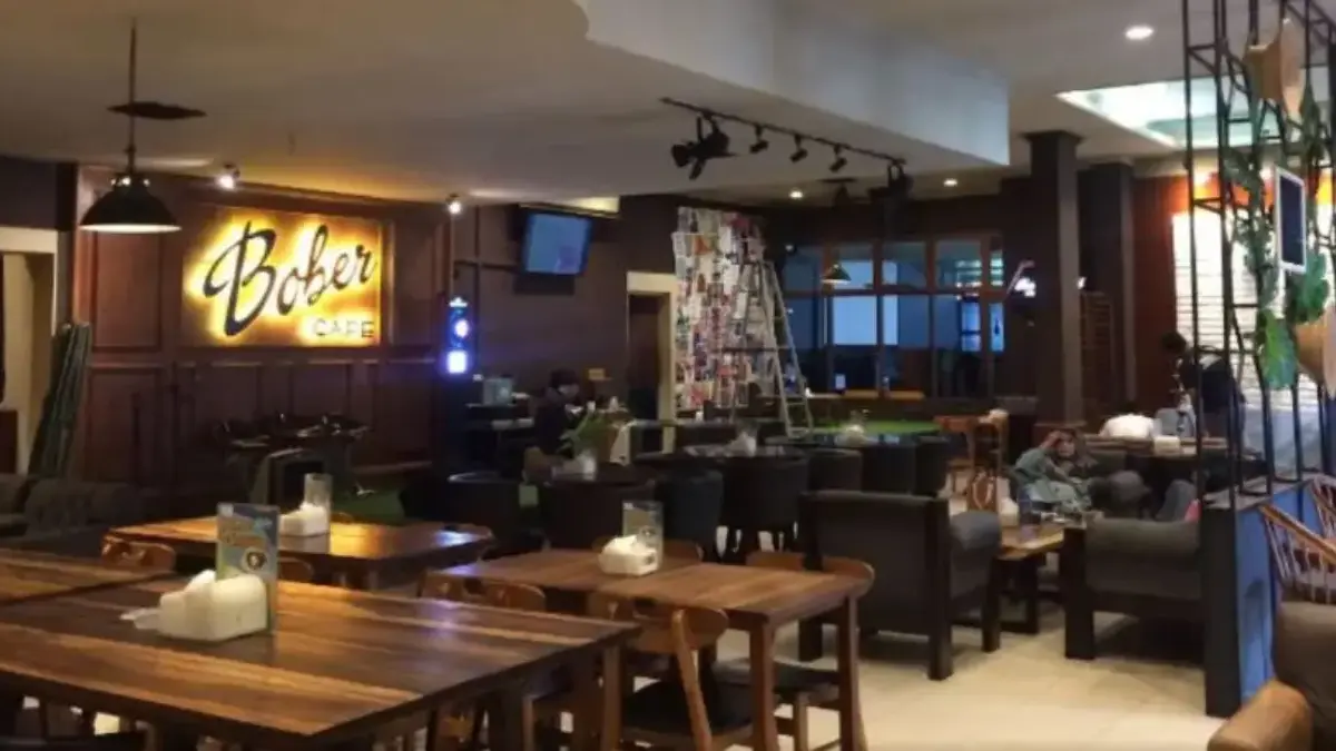 Sering Nongkrong Malam sampe Shubuh? Ini Dia 10 Rekomendasi Cafe di Bandung yang Buka 24 Jam Lengkap Alamatnya Bober Cafe, salah satu cafe di Bandung yang Buka 24 Jam