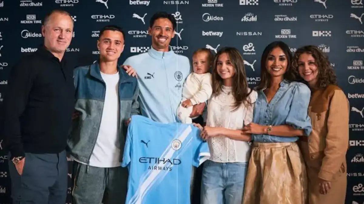 Apakah Faktor Eliano dan Tijjani Reijnders Jadi Penguat Rumor Akuisisi Persib Bandung oleh Manchester City? Apakah Faktor Eliano dan Tijjani Reijnders Jadi Penguat Rumor Akuisisi Persib Bandung oleh Manchester City?