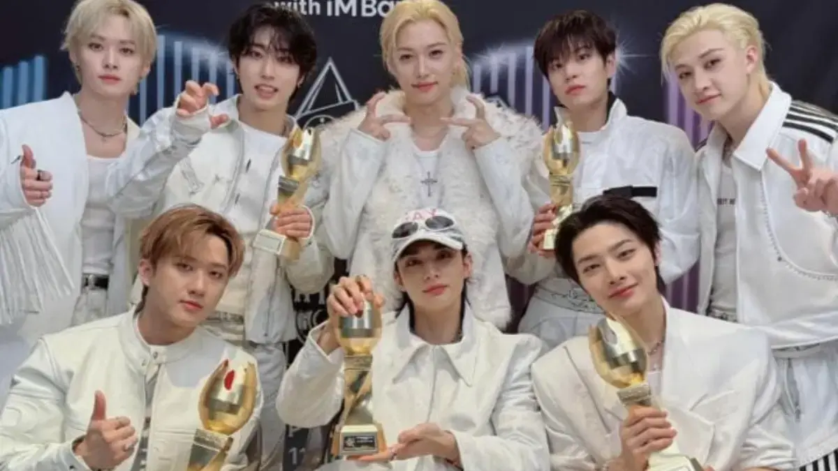 Daftar Lengkap Pemenang Korea Grand Music Awards 2025: Stray Kids & IVE Mendominasi Day 1 – Day 2 Stray Kids dan IVE meraih Daesang di Korea Grand Music Awards 2025