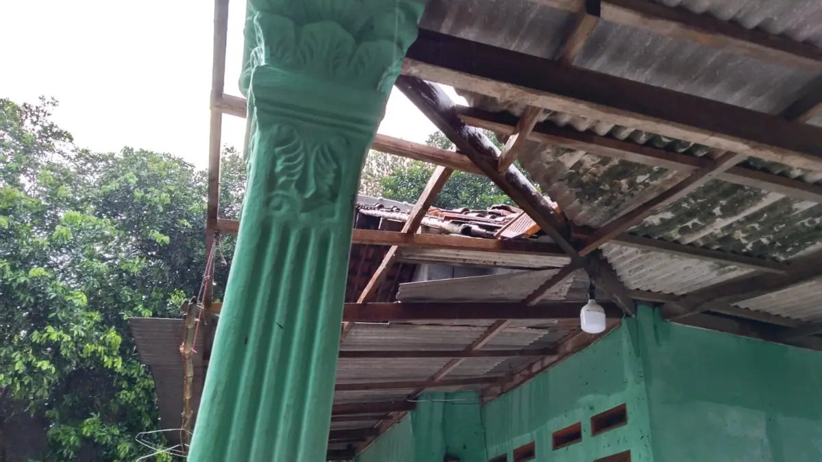 28 Rumah di Setu Rusak gegara puting beliung.