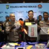Pengedar dan pembuat uang palsu di Bekasi Diringkus.