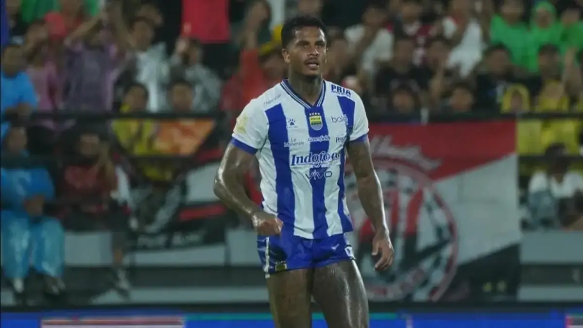 Ramon Tanque Pecah Telur di Gelora Bandung Lautan Api ‎