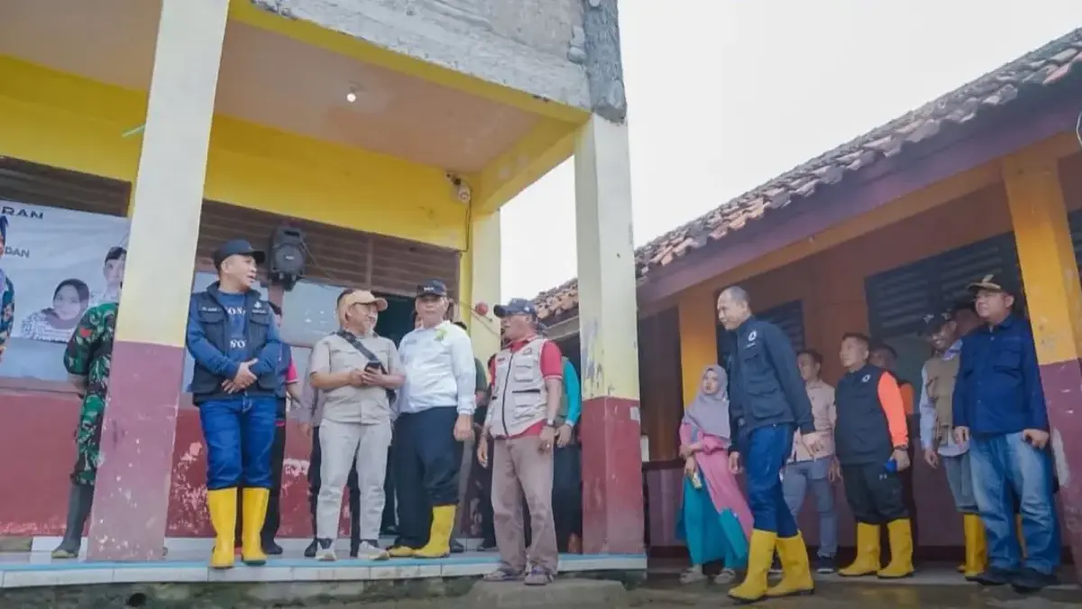 Cegah Banjir Rob Berulang, Bupati Aep Tinjau SDN Ciparagejaya dan Siapkan Rehabilitasi Bangunan Bupati Aep