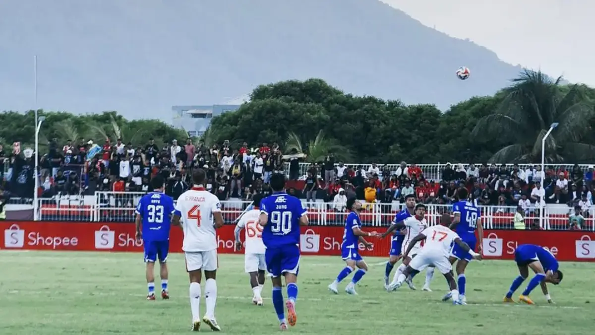 Malut United Hentikan Rekor Persib Bandung, Maung Bandung Gagal Lengserkan Persija di Klasemen Malut United berhasil kalahkan Persib Bandung