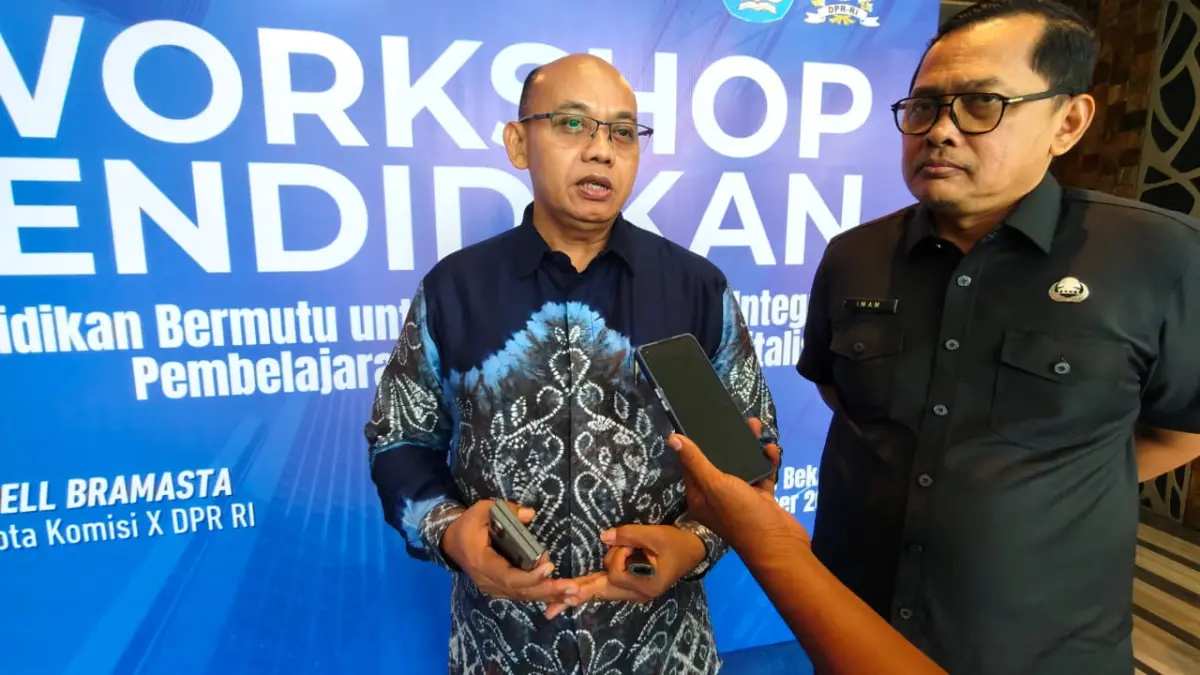 Kemendikdasmen Bongkar Masalah Pendidikan: Guru Kurang, Banyak yang Belum Siap Digital! Fungsional Analis Kebijakan Ahli Madiya Kementerian Pendidikan Dasar dan Menengah Suhadi