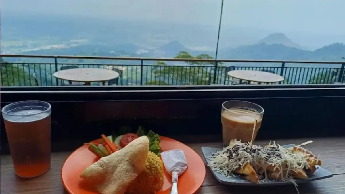 Saung Koffi Hideung, Indahnya Alam Karawang Selatan