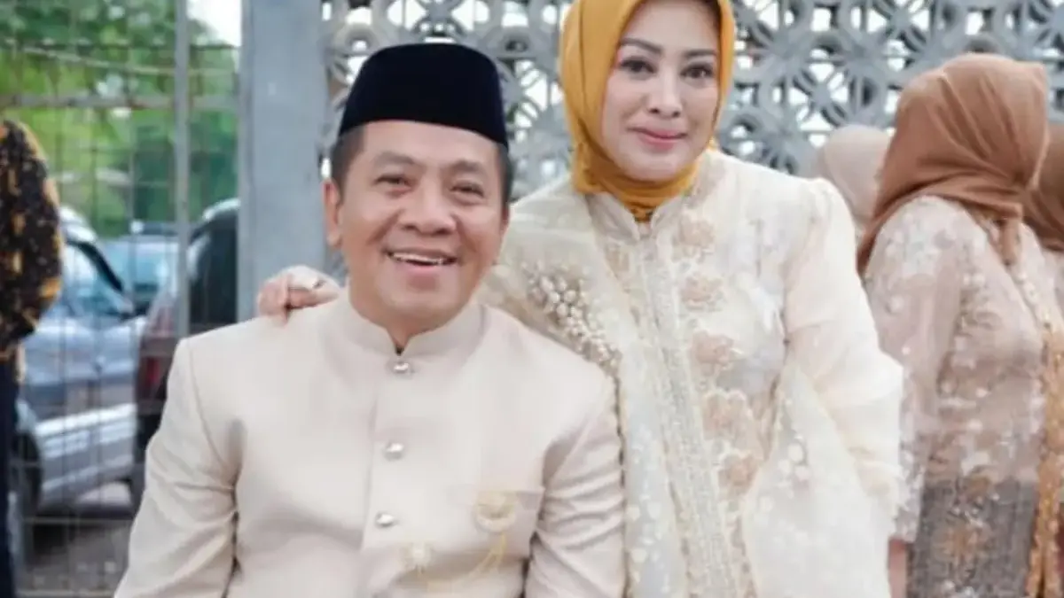 Bupati Karawang dan Istri