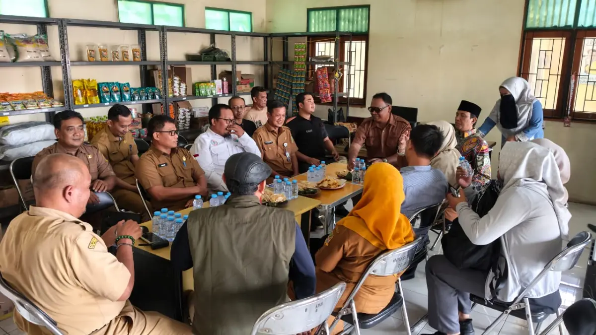 Kemendagri Desak Pemkab Bekasi Percepat Pengadaan Lahan Koperasi Desa Merah Putih Kemendagri Monitoring Pembentukan Koperasi Desa Merah Putih di Desa Sukasarari Kecamatan Serang Baru