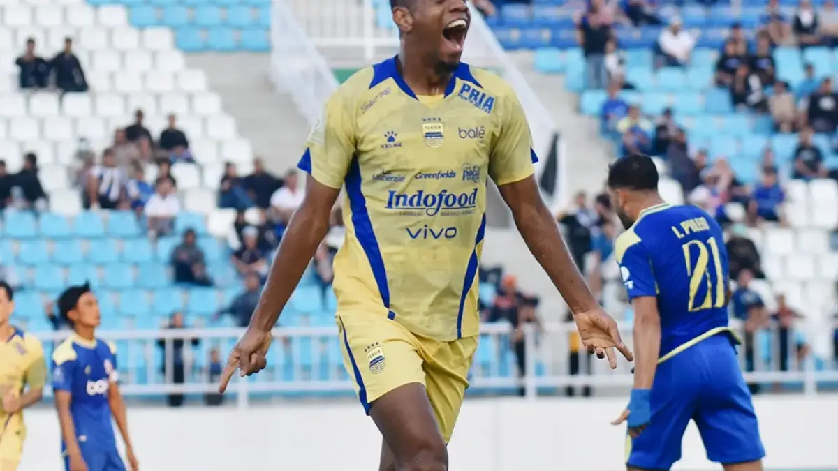 Uilliam Barros: Bomber Mematikan Persib Bandung yang Tajam Menyerang, Kuat Saat Bertahan Penyerang Persib Bandung Uilliam Barros