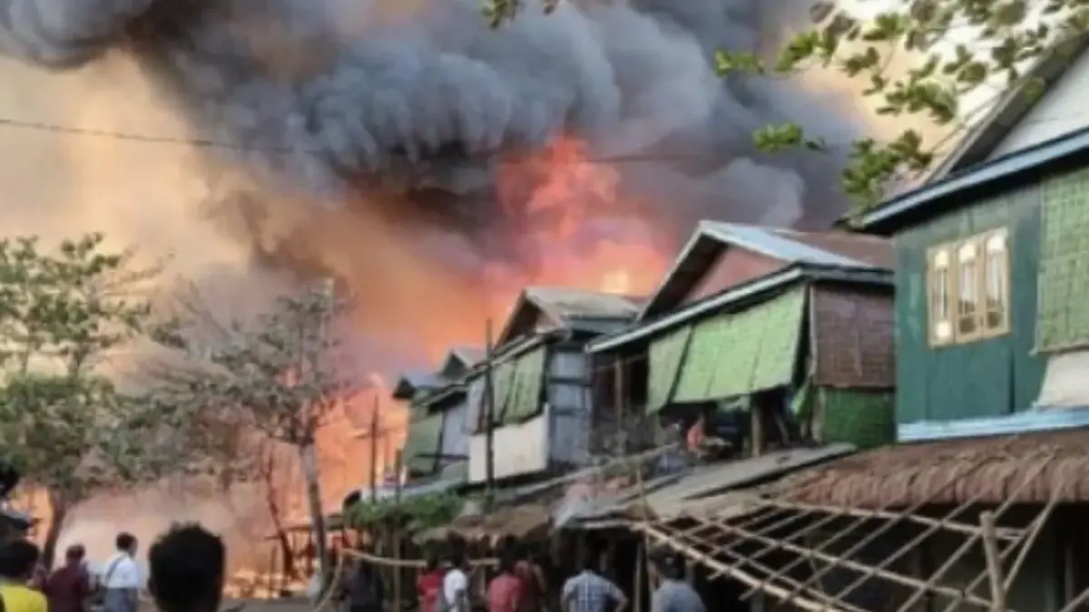 MILITER SADIS, Nobar Bola SEA Games Dibom, 18 Aktivis Pro Demokrasi Tewas Bergelimpangan Dibom