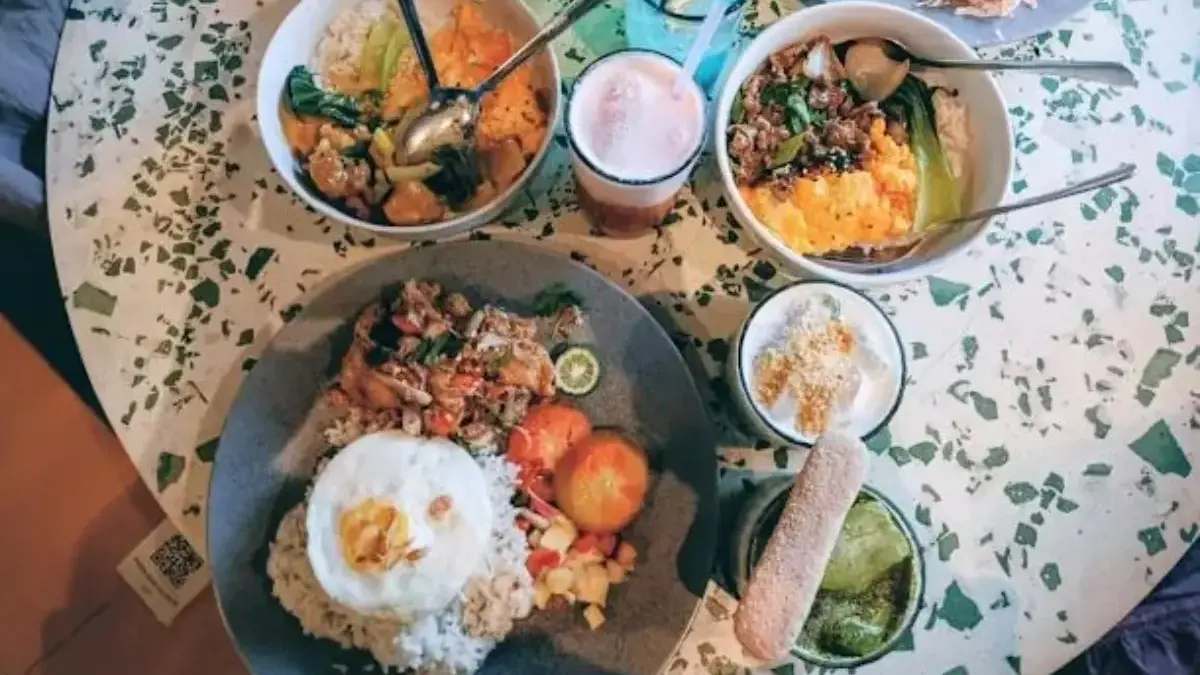 6 Rekomendasi Tempat Makan Terbaik di Bandar Lampung saat Malam.