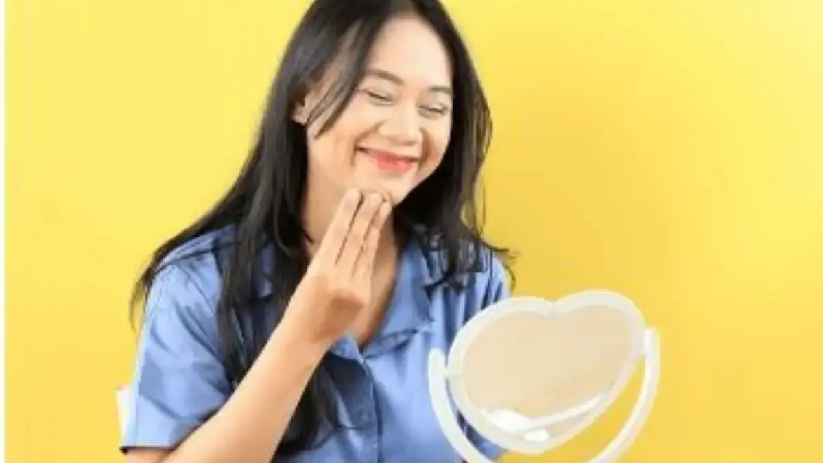 6 Rekomendasi Bedak Terbaik untuk Menutupi Flek Hitam dan Membuat Kulit Tampak Sempurna Seharian Bedak Terbaik untuk Menutupi Flek Hitam