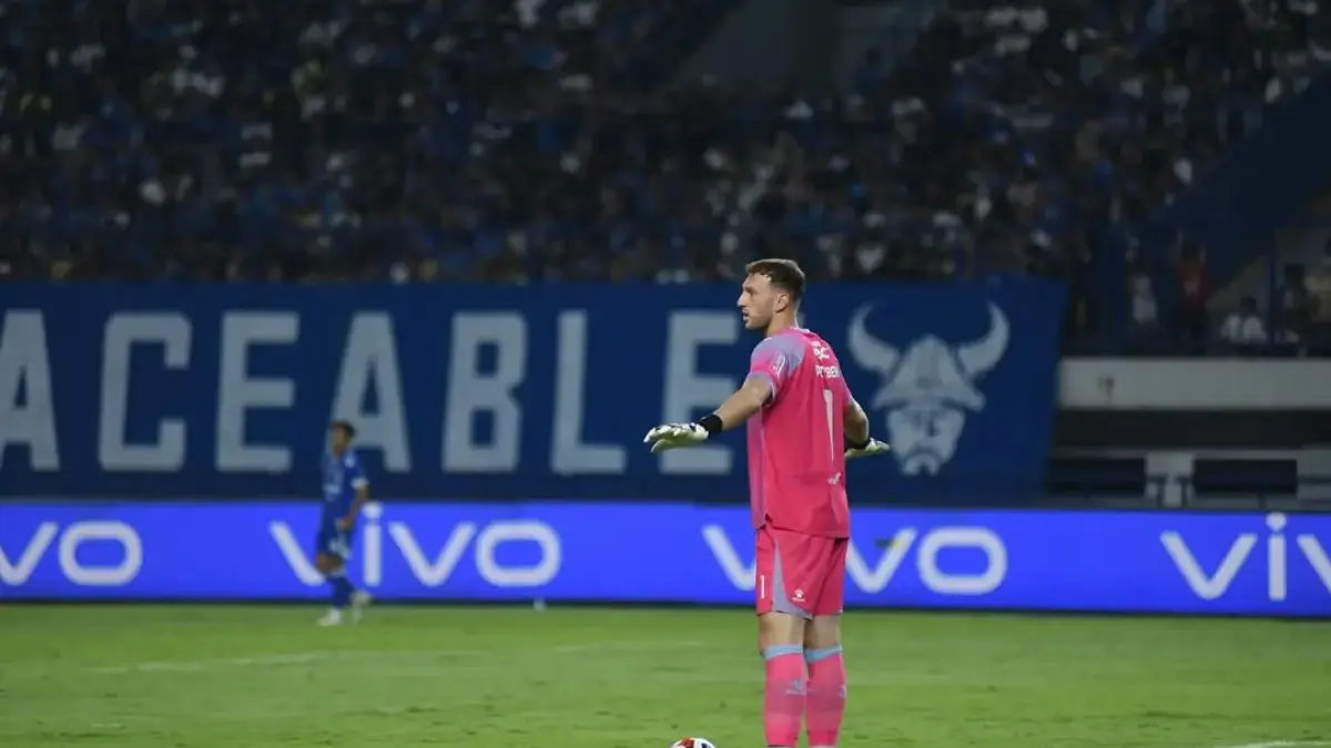 Kiper Asing Persib Bandung Adam Przybek