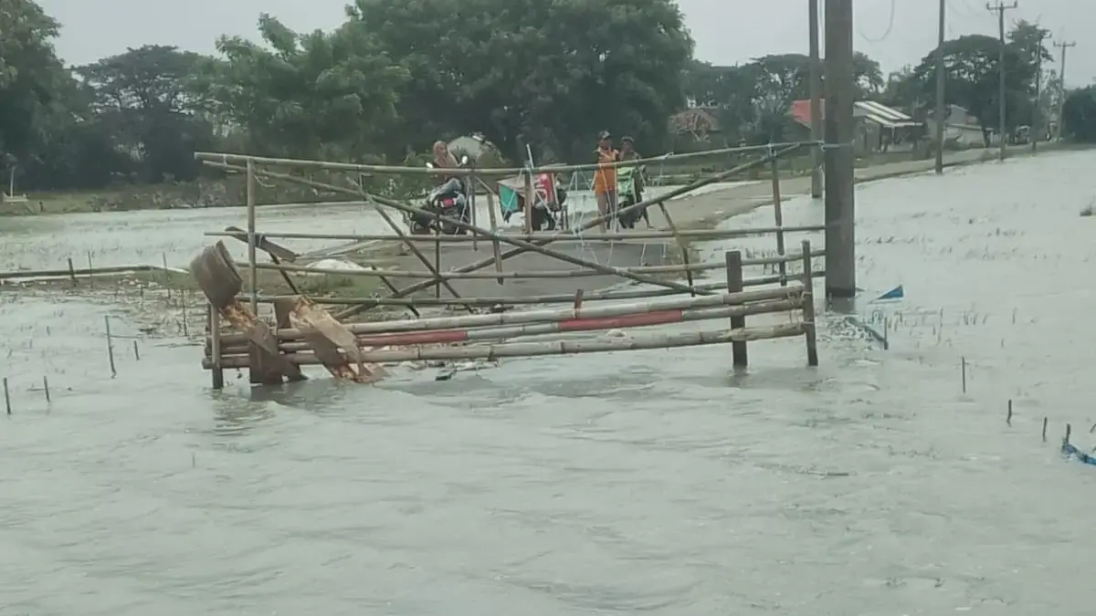 Banjir Siaga 1 Rendam Dua Wilayah di Kecamatan Karang Bahagia, Debit Air Terus Meningkat Banjir berstatus siaga 1 kembali merendam wilayah Kecamatan Karangbahagia, Kabupaten Bekasi
