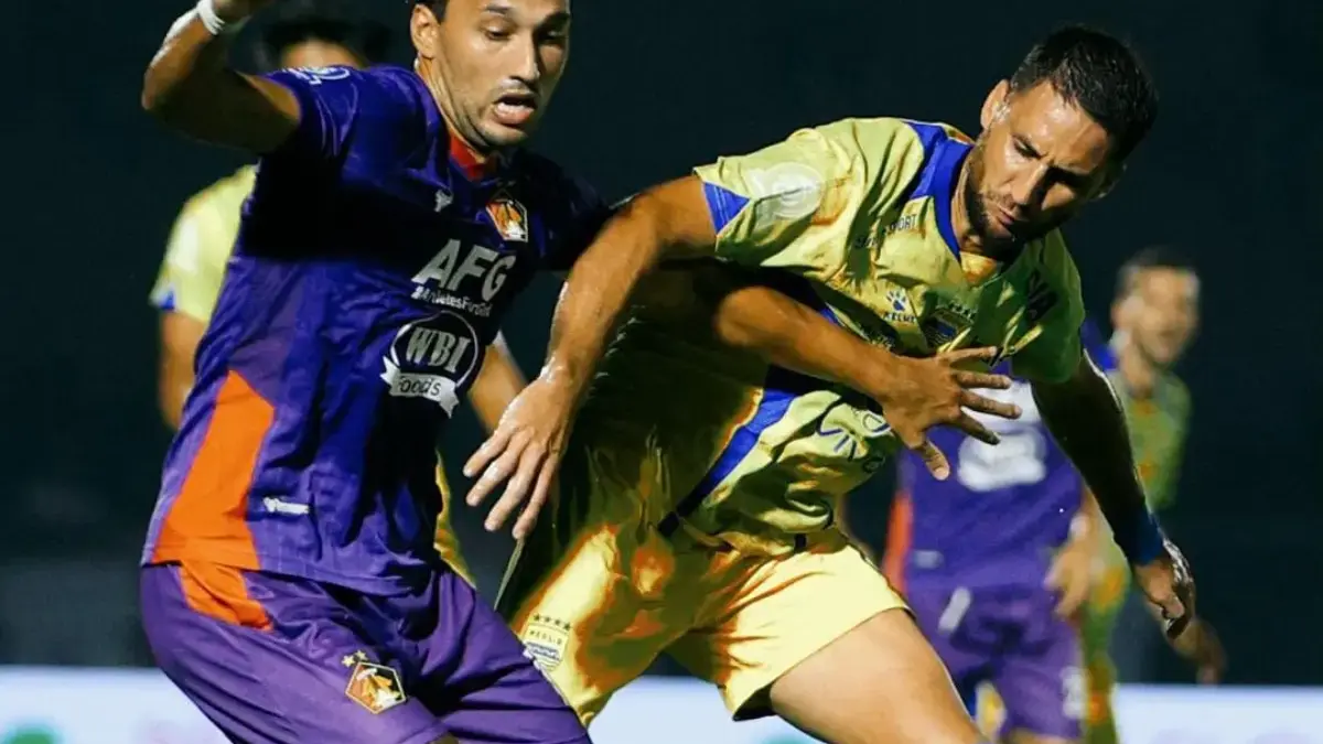 Babak Pertama Persik Kediri vs Persib Bandung Masih Imbang 0-0 Persik Kediri vs Persib Bandung