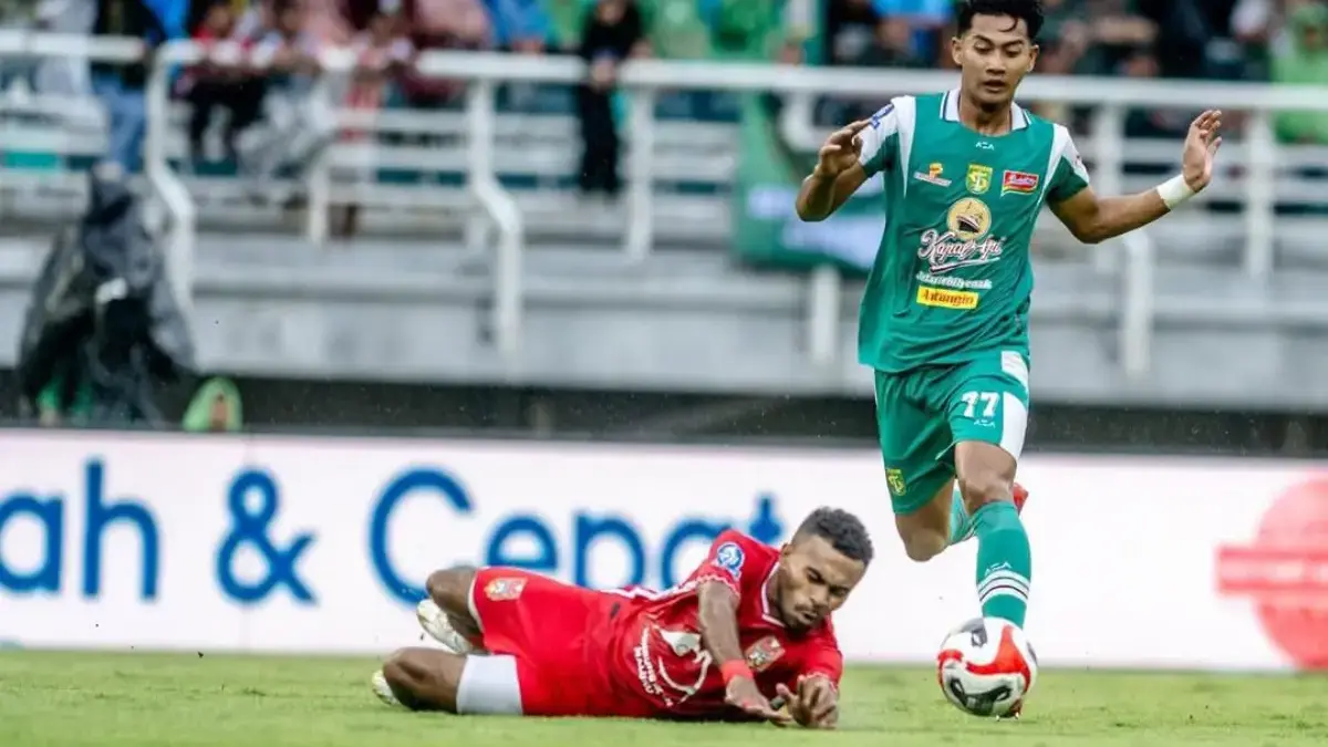 Aksi Malik Risaldi Melewati Yance Sayuri