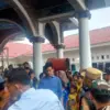 Wakil Presiden Republik Indonesia Gibran Tinjau Korban Banjir di Karawang