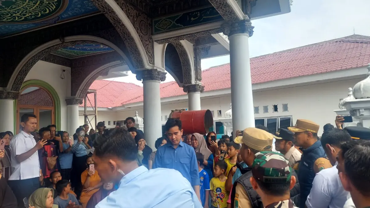 Wakil Presiden Republik Indonesia Gibran Tinjau Korban Banjir di Karawang
