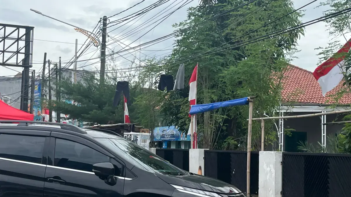 ‎Kabel Listrik Menjuntai Ganggu Keselamatan dan Estetika Kota ‎