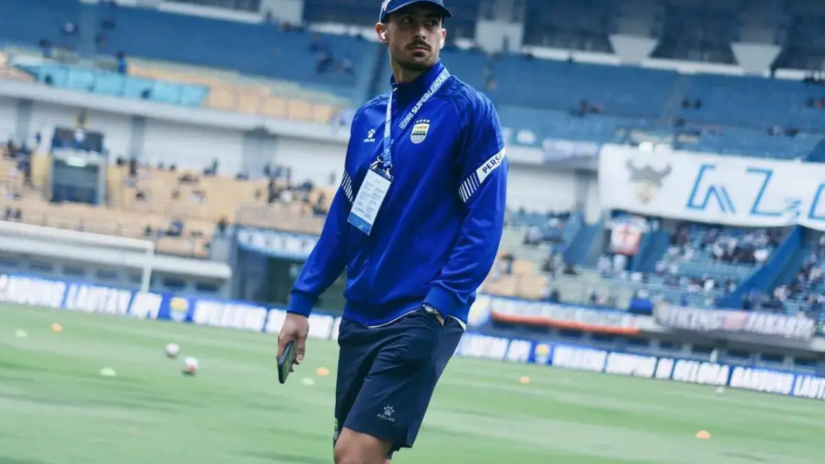 Andrew Jung di Stadion GBLA