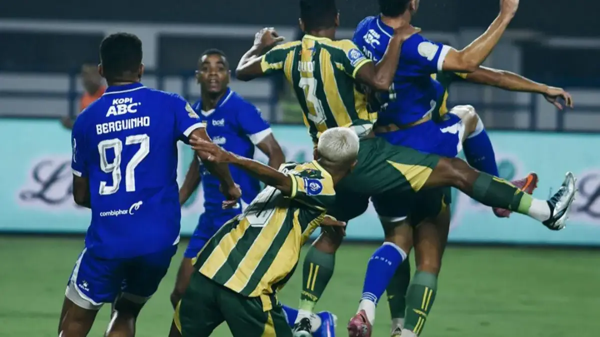 Berguinho bawa kemenangan Persib atas PSBS Biak