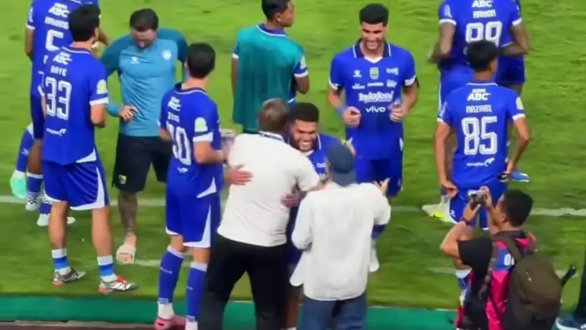 Berguinho Cetak Gol Perdana di Persib Bandung