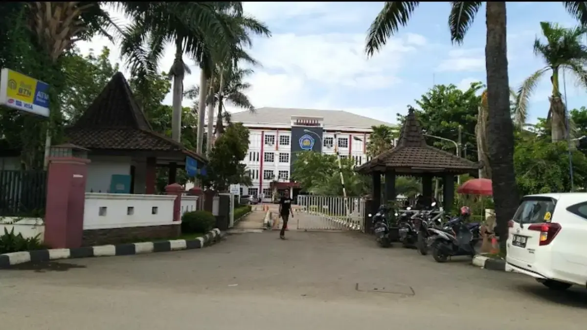 Rekomendasi Liburan Gratis di Karawang, Banyak Spot Kuliner Terbaik Depan Kampus Universitas Singaperbangsa Karawang (Unsika)