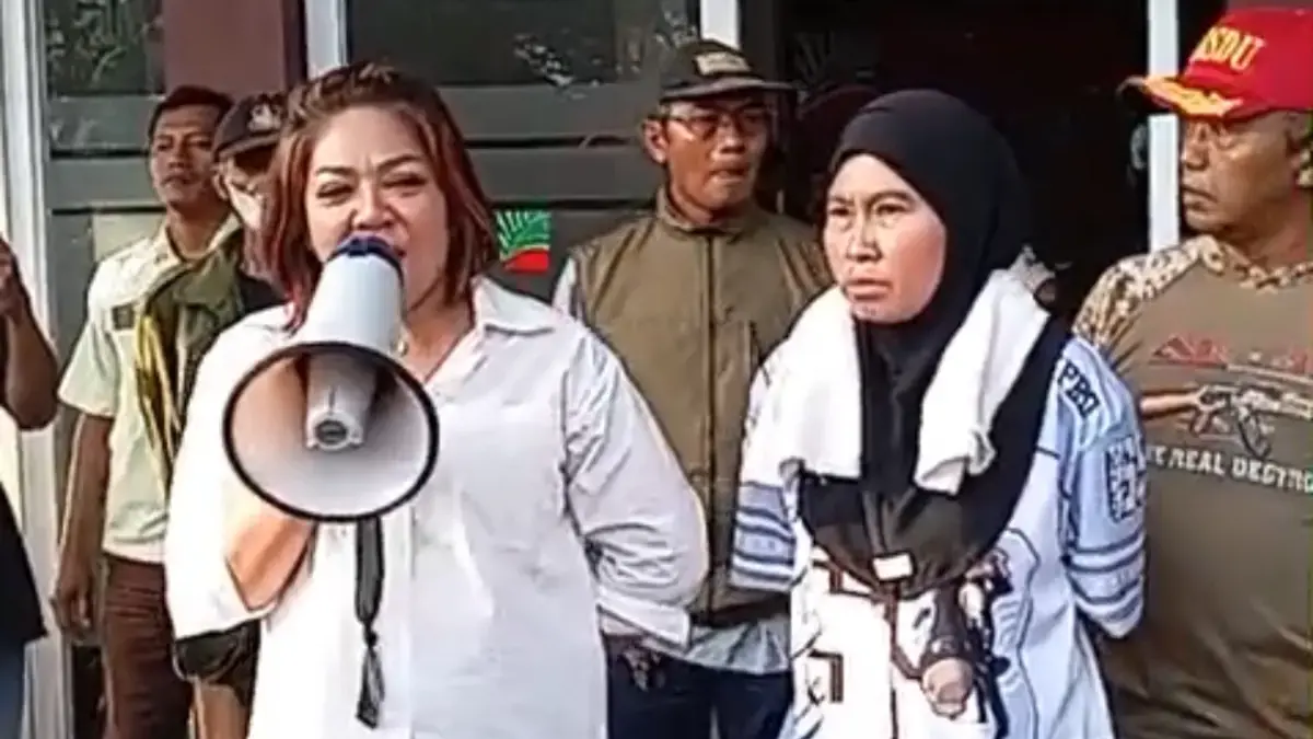 Kesepakatan Warga dan Developer Puri Nirwana Residence: Tuntutan Penanganan Banjir Disepakati Usai Aksi Warga Warga Perumahan Puri Nirwana Residence berdialog dengan pihak pengembang usai aksi unjuk rasa menuntut solusi