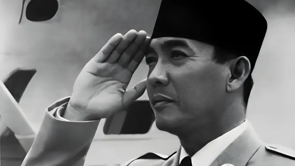 Presiden pertama RI, Sukarno, dikenal memiliki kisah kehidupan pribadi yang penuh dinamika sejak masa muda.