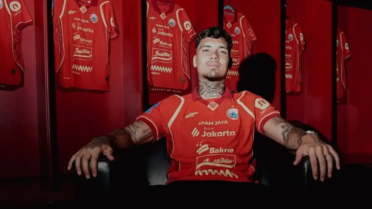 Resmi Gabung Persija Jakarta, Shayne Pattynama Akui Sempat Hubungi Sosok ini Sebelum Teken Kontrak Shayne Pattynama resmi diperkenalkan sebagai pemain baru Persija Jakarta jelang Super League 2025/2026.