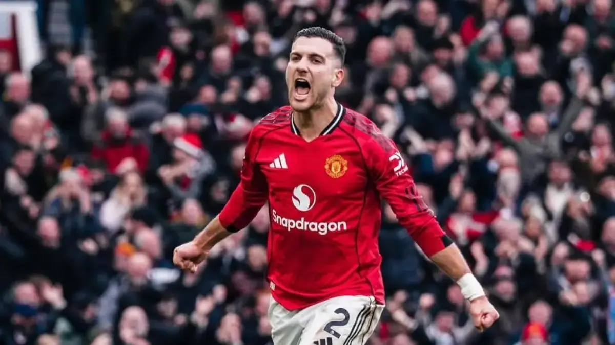 Diogo Dalot dari Manchester United menjadi incaran Real Madrid menyusul performa Trent Alexander-Arnold yang b