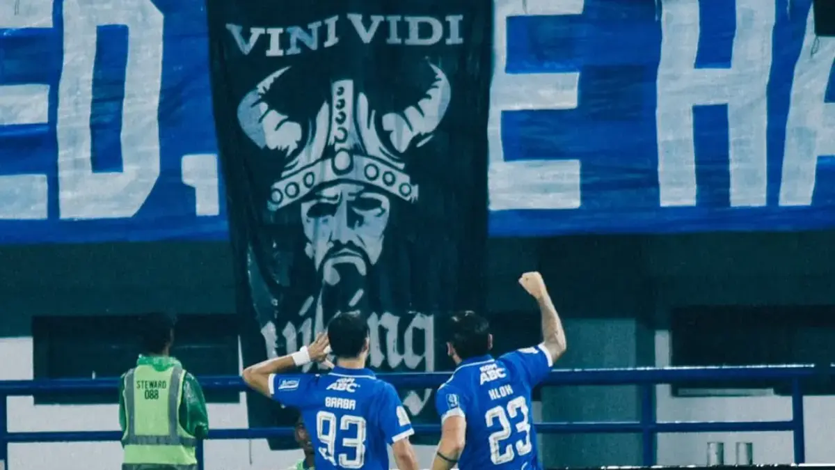 Derbi Klasik Persib Bandung vs Persija Jakarta, Kapten Marc Klok: Ini Tentang Harga Diri Selebrasi Federico Barba dan Marc Klok ke Tribun Bobotoh