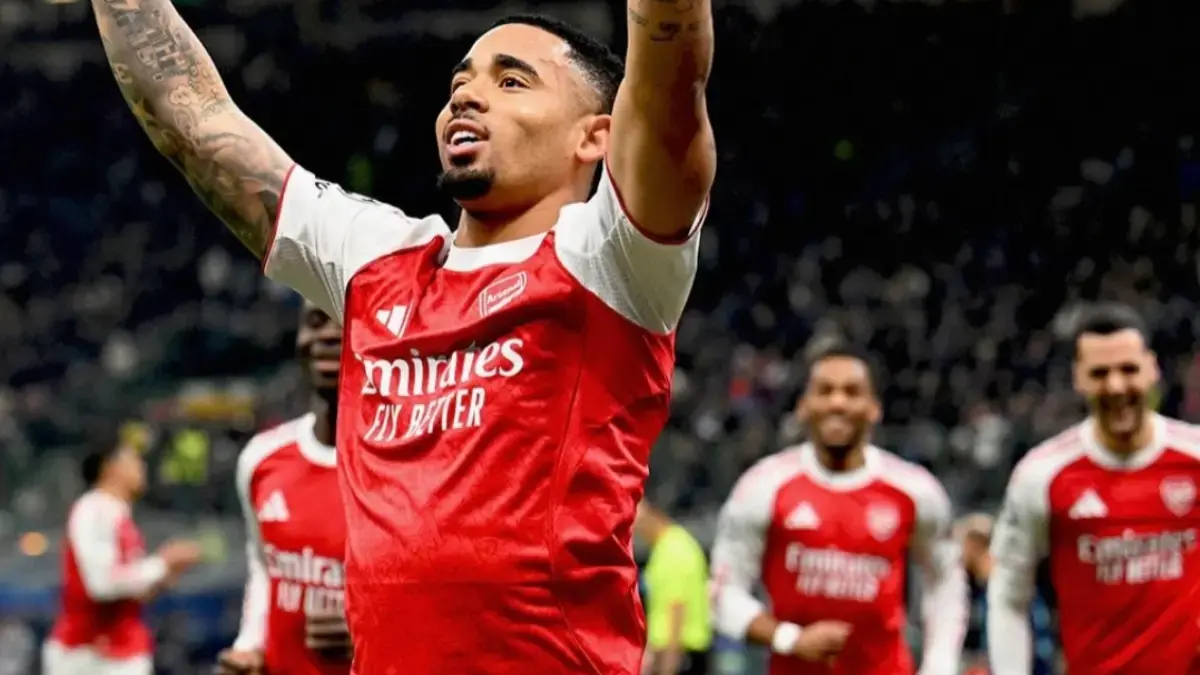 Pemain Arsenal merayakan kemenangan atas Inter Milan yang memastikan langkah ke babak 16 besar Liga Champions.