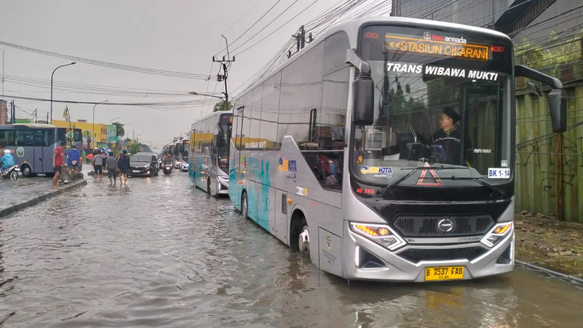 Bus Kita Kebanjiran.