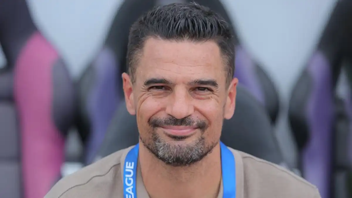 Jawaban Tak Terduga Carlos Pena soal El Clasico Indonesia Carlos Pena