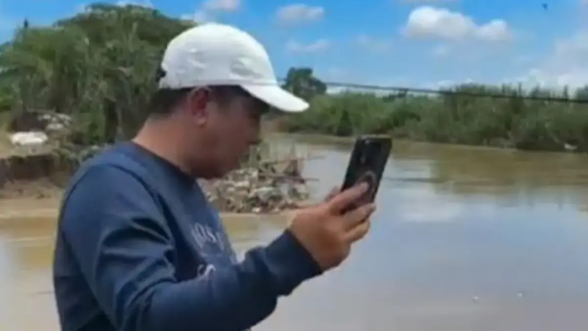 Bupati Aep Tinjau Banjir di Cilamaya Wetan, Ratusan Hektare Sawah Terendam Akibat Tanggul Kalibawah Jebol Bupati Aep