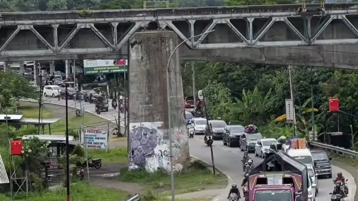 Pemerintah Tekan Biaya Mudik Lebaran 2026 Lewat Program Mudik Gratis dan Diskon Transportasi Menjelang mudik Lebaran 2026, pemerintah kembali menyiapkan sejumlah kebijakan untuk menekan biaya perjalanan