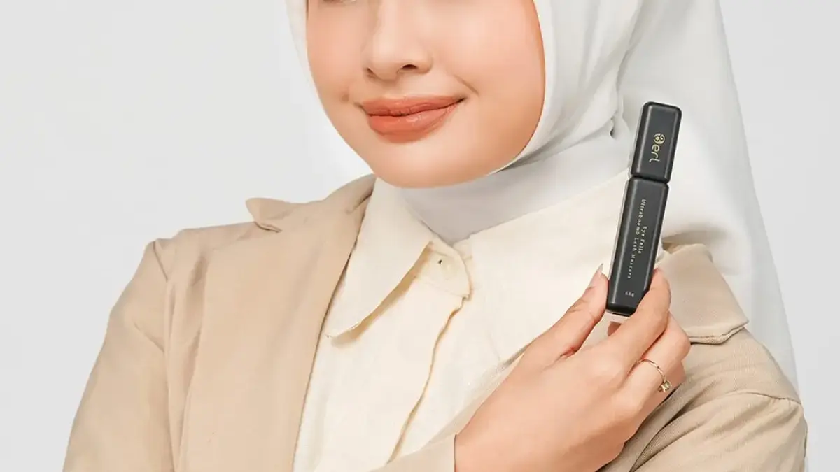 Alis Nggak Goyang Badai Pakai B ERL Eye Fella, Tegas Natural 24 Jam + Bulu Mata Meledak! B ERL Eye Fella Eyebrow Mascara